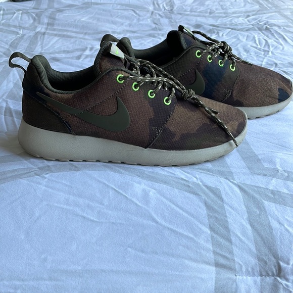 Nike Roshe Run Print ‘Camo’ - Picture 2 of 7
